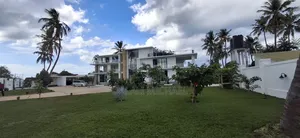6bdrm Mansion in Baharibeach, Kunduchi for sale