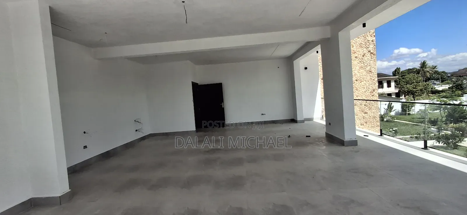 6bdrm Mansion in Baharibeach, Kunduchi for sale