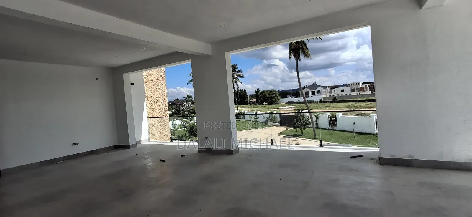 6bdrm Mansion in Baharibeach, Kunduchi for sale