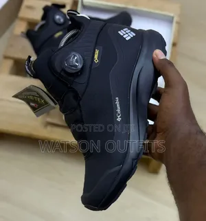 Columbia Goretex Branded Men's Leather Sneakers or Sneaker Boots