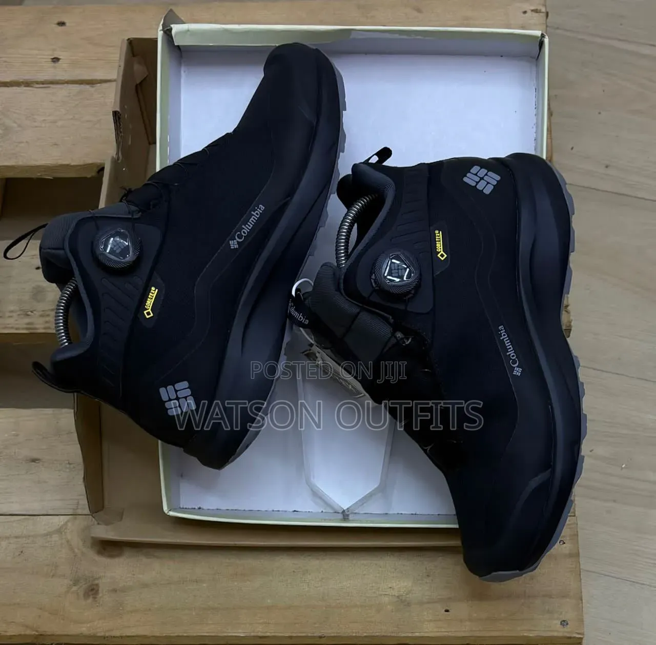 Columbia Goretex Branded Men's Leather Sneakers or Sneaker Boots