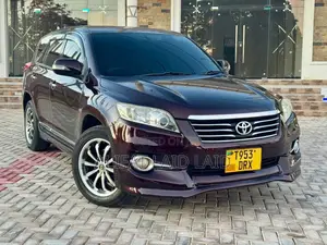 Toyota Vanguard 2012 Maroon