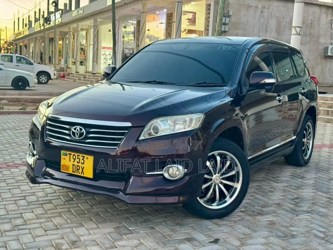 Toyota Vanguard 2012 Maroon
