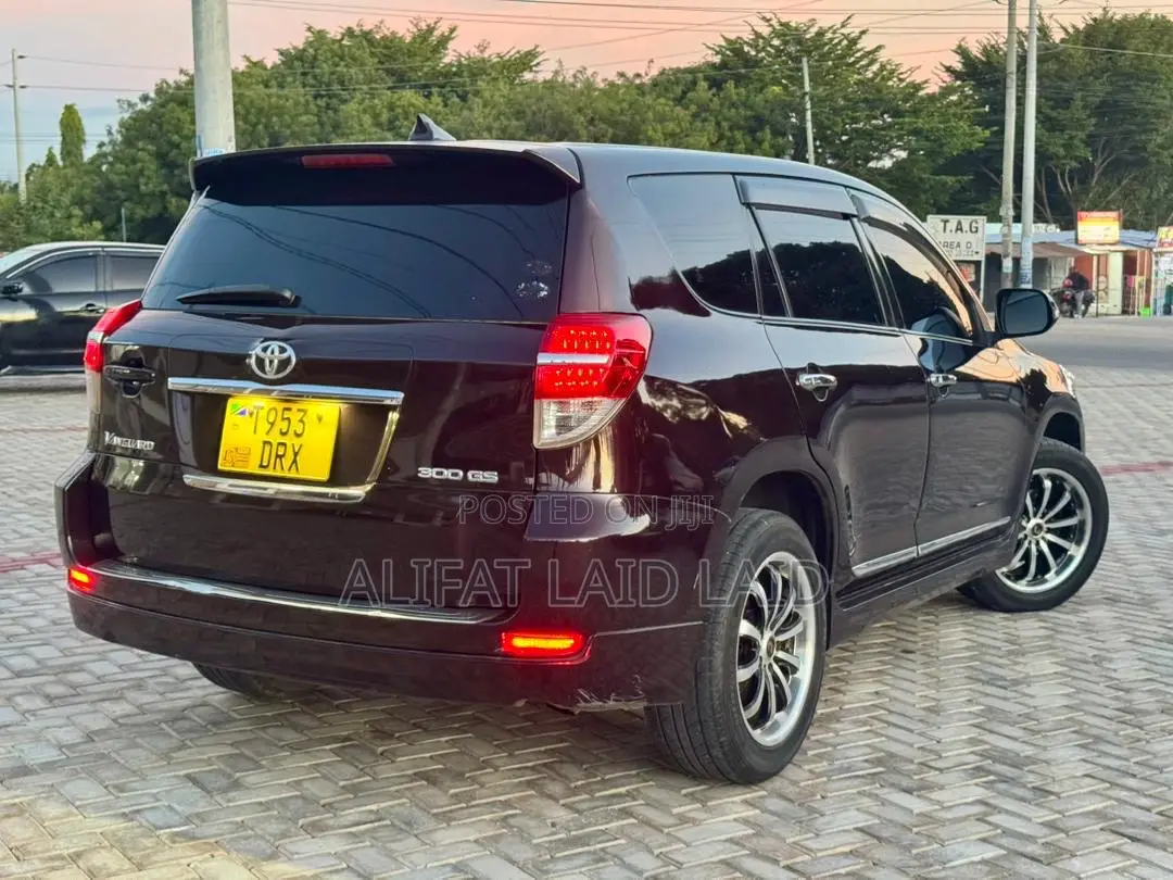 Toyota Vanguard 2012 Maroon