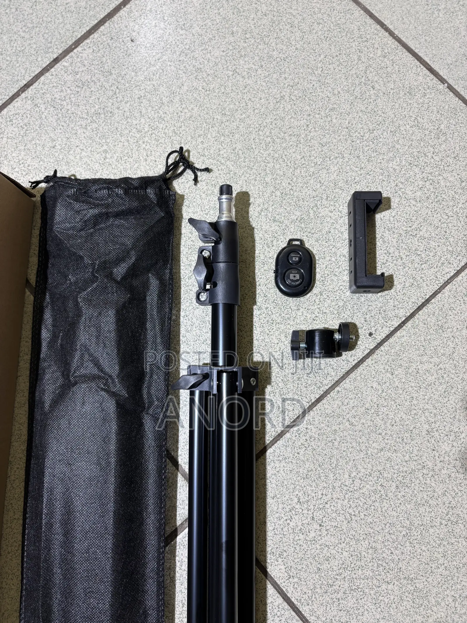 Simu Stand Ya Tripod Adjustable Kwa Live