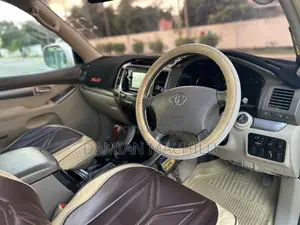Toyota Land Cruiser Prado 2006 White