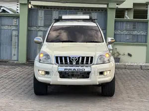 Toyota Land Cruiser Prado 2006 White