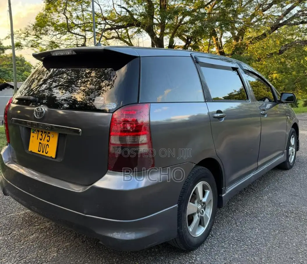 Toyota Wish 2005 Gray