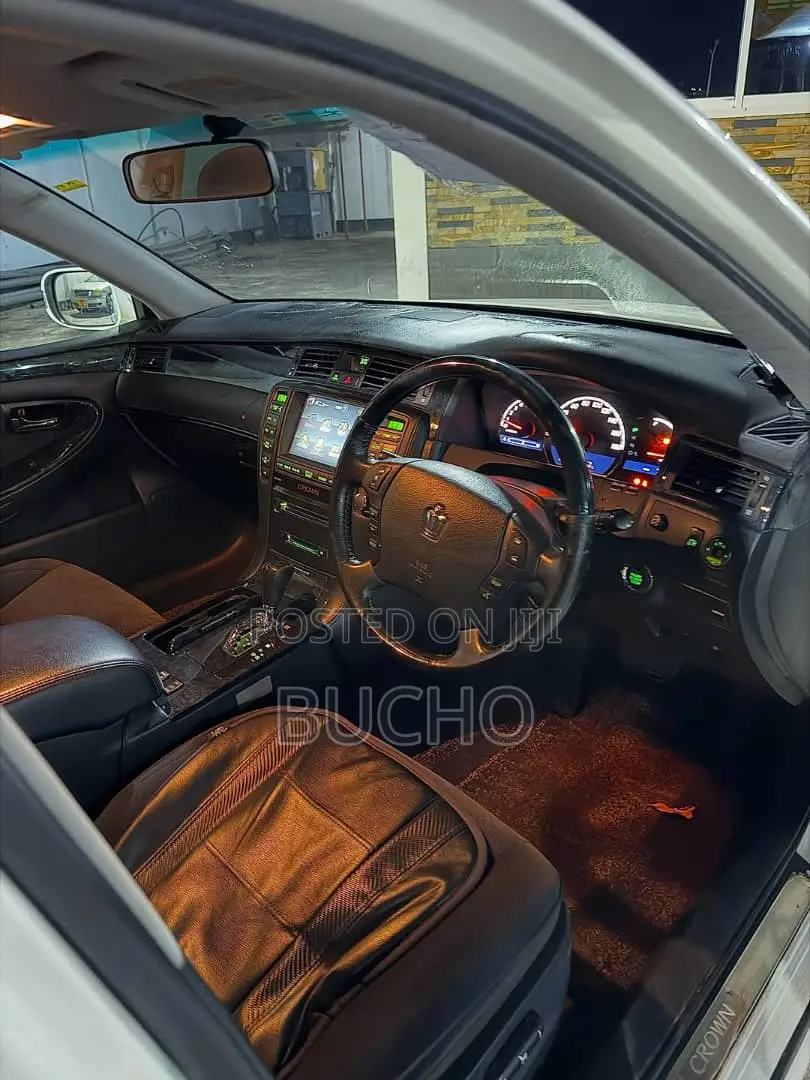 Toyota Crown 2007 White
