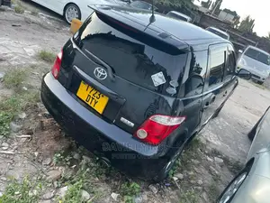 Toyota IST 2006 Black