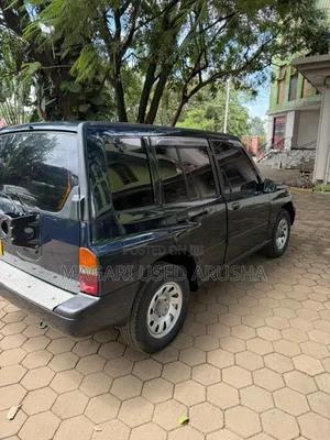 Suzuki Escudo 1999 Black