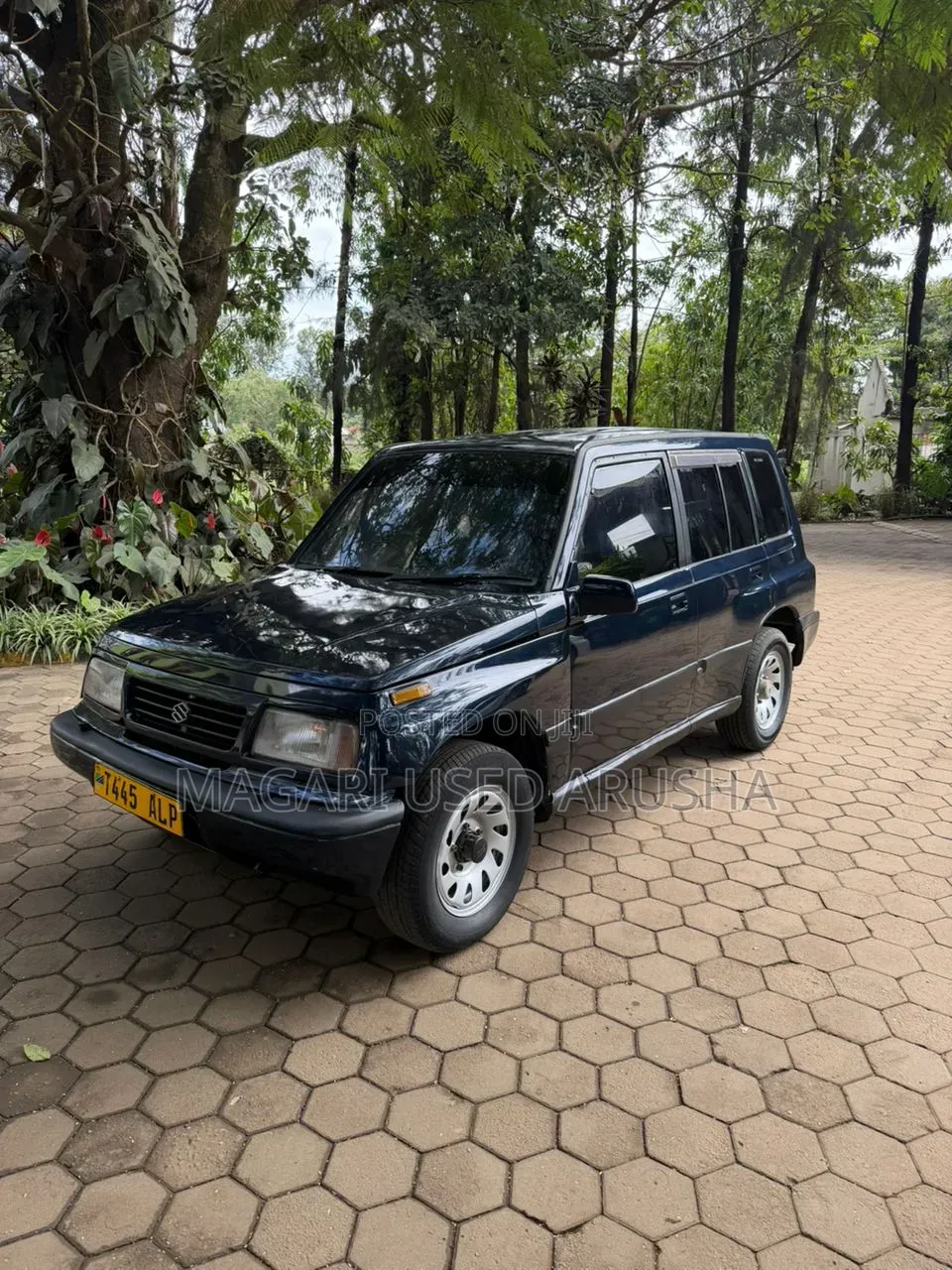 Suzuki Escudo 1999 Black
