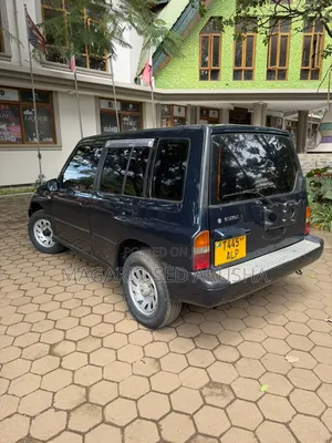 Suzuki Escudo 1999 Black