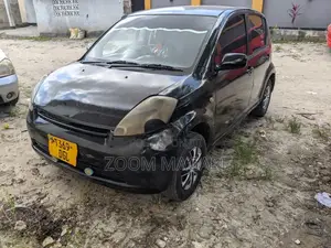 Toyota Passo 2004 Black