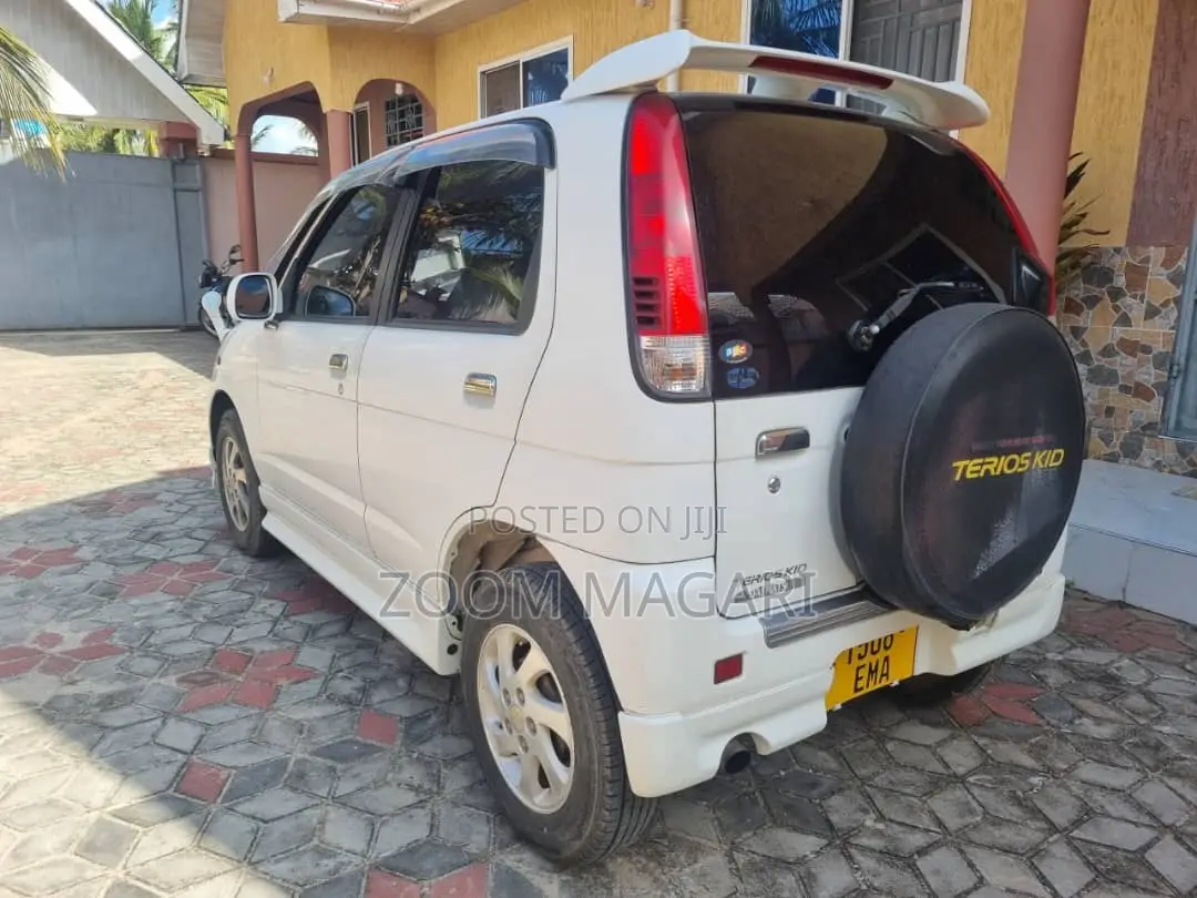 Daihatsu Terios 2012 White