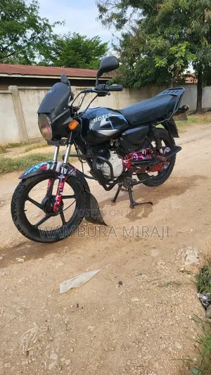 New Bajaj Avenger 220 2025 Black