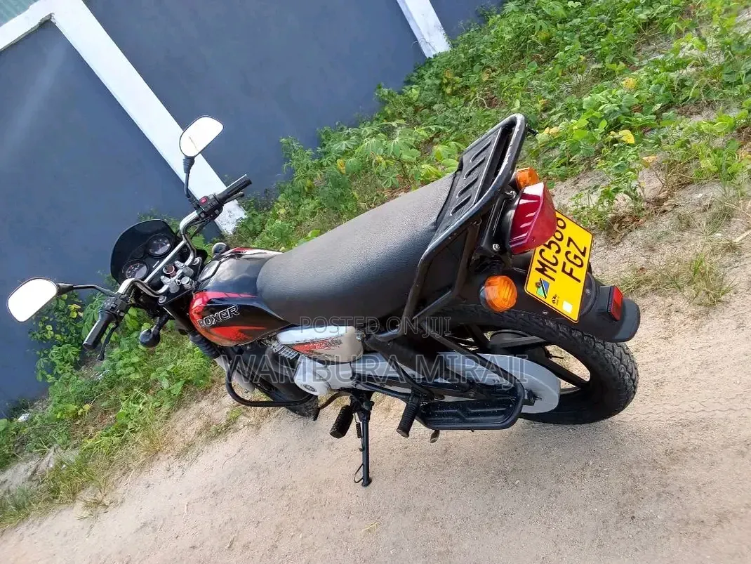 Bajaj Boxer X125 2023 Black
