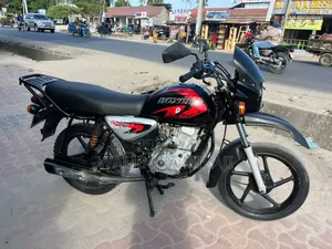 New Bajaj Boxer X125 2025 Black