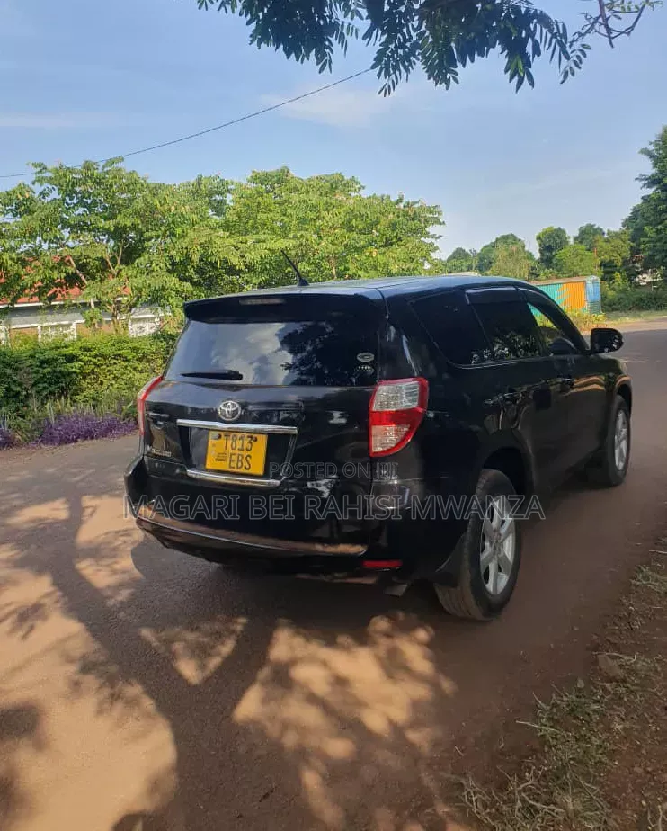 Toyota Vanguard 2010 Black