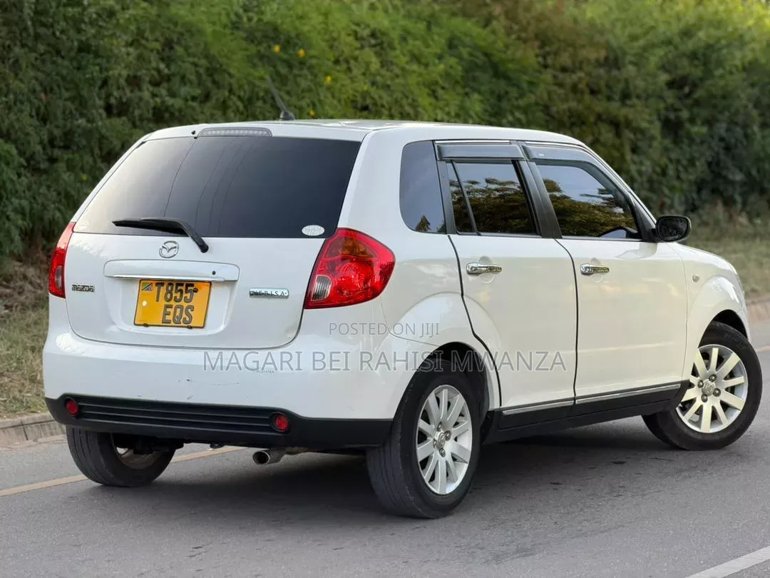 Mazda Verisa 2011 White