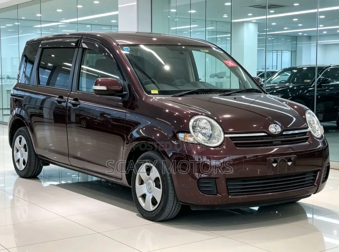 Toyota Sienta 2011 Brown