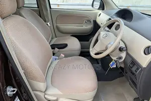 Toyota Sienta 2011 Brown