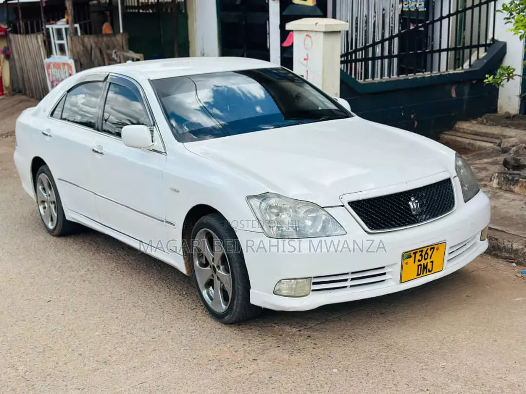 Toyota Crown 2007 White