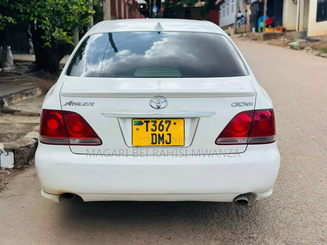 Toyota Crown 2007 White