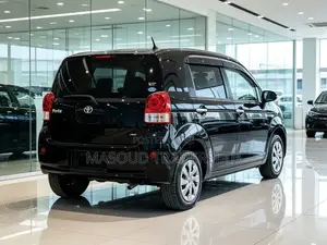 Toyota Porte 1.5 AWD 2015 Black