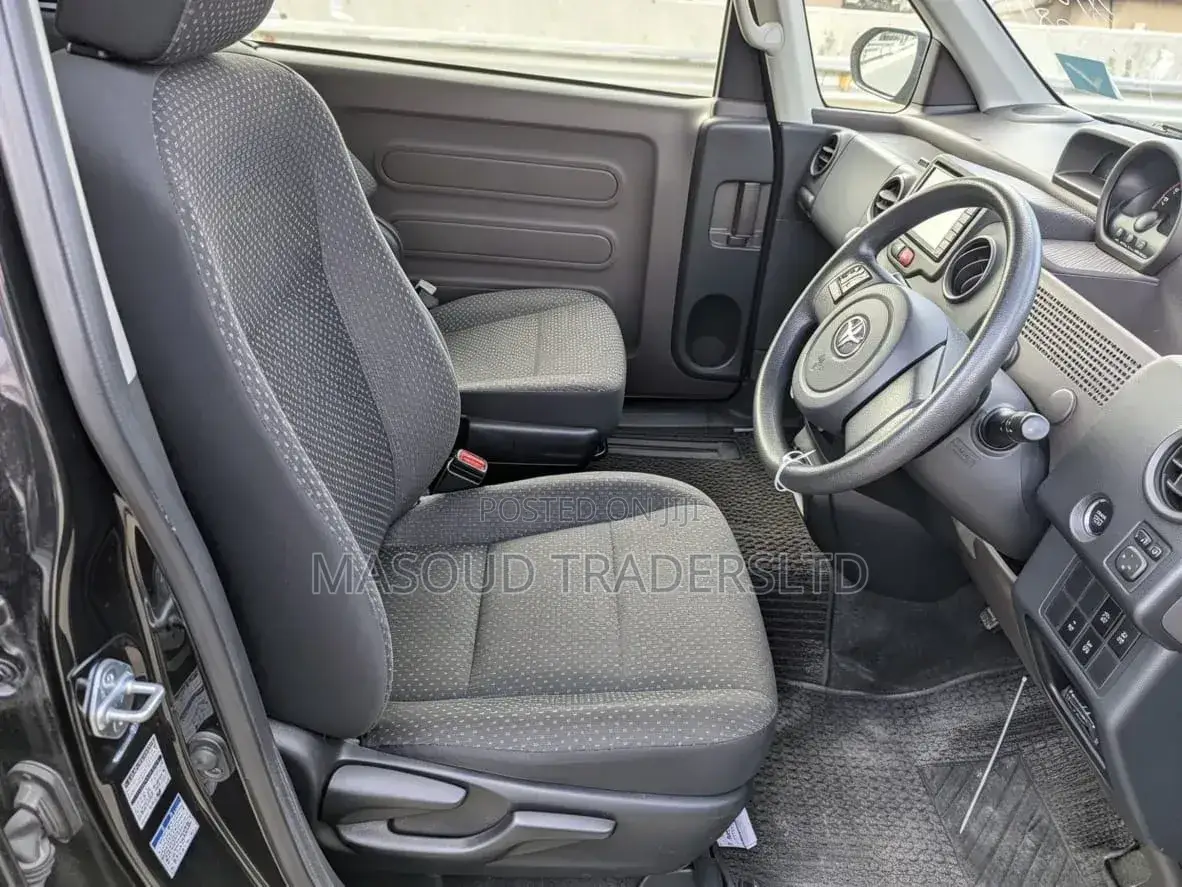 Toyota Porte 1.5 AWD 2015 Black