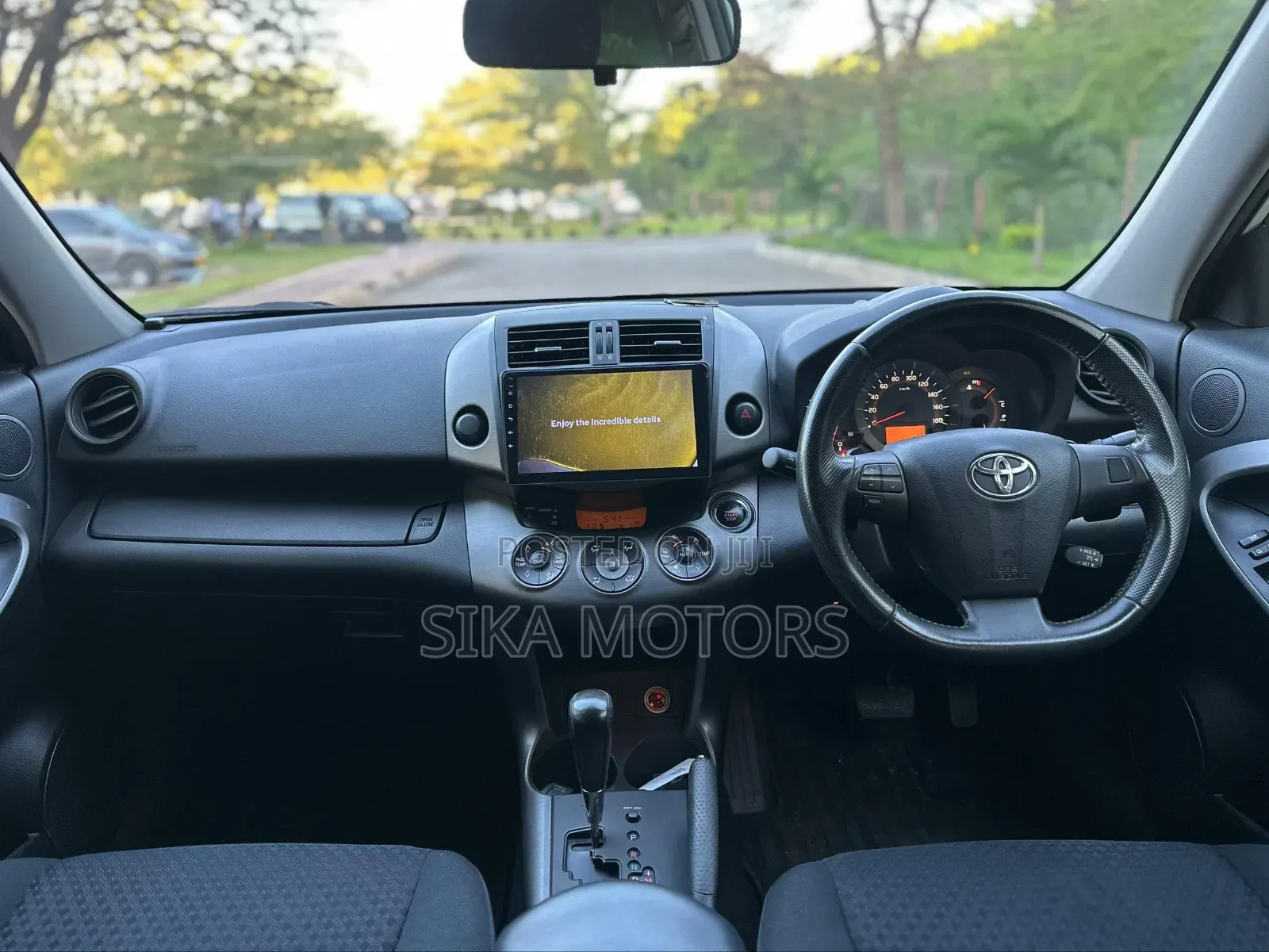 Toyota Vanguard 2010 White
