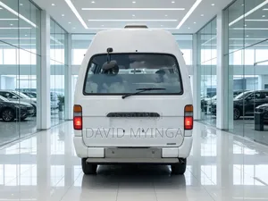 Toyota HiAce 2002 White