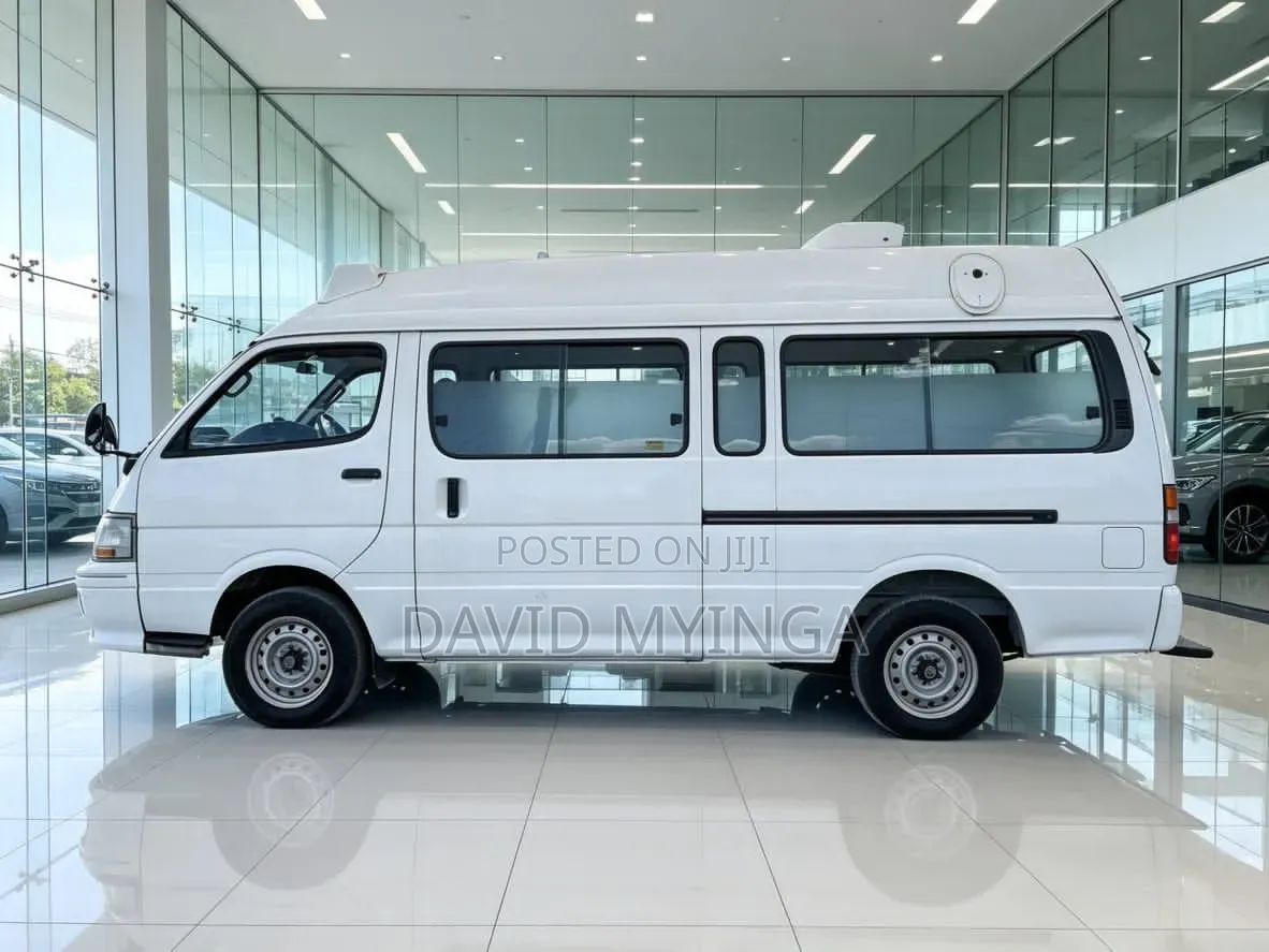 Toyota HiAce 2002 White