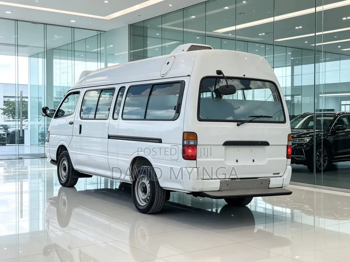 Toyota HiAce 2002 White