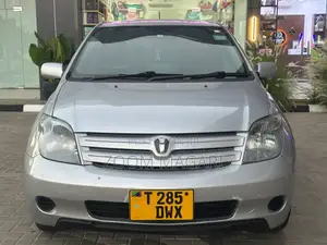 Toyota IST 2001 Silver