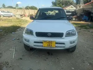 Toyota RAV4 1999 White