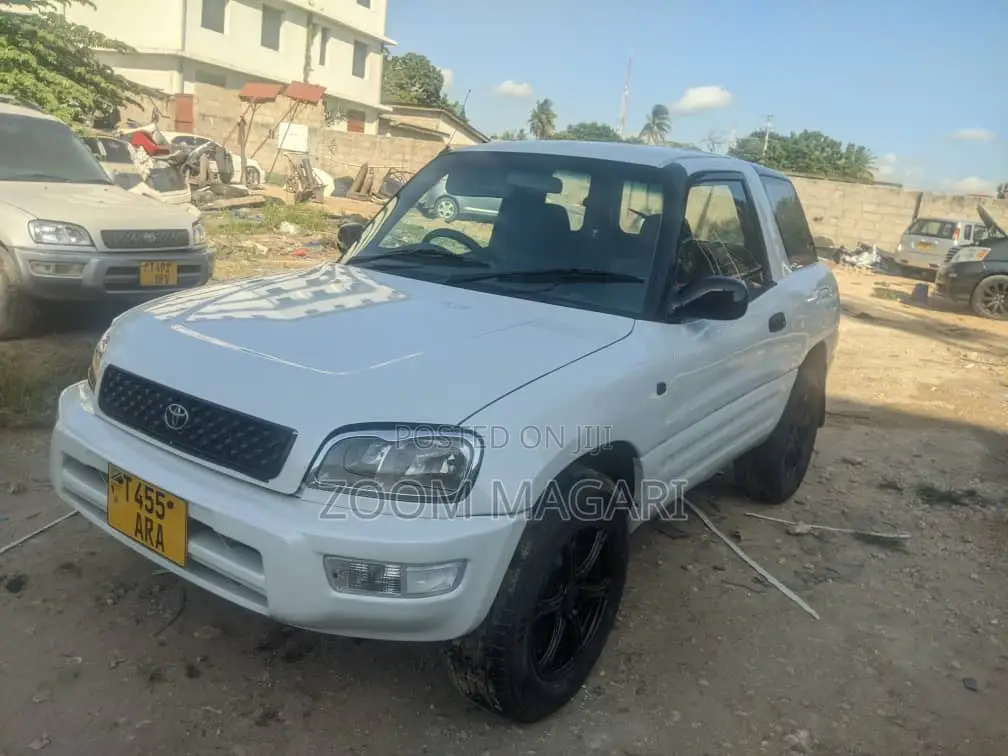 Toyota RAV4 1999 White