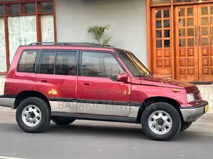Suzuki Escudo 1997 Red