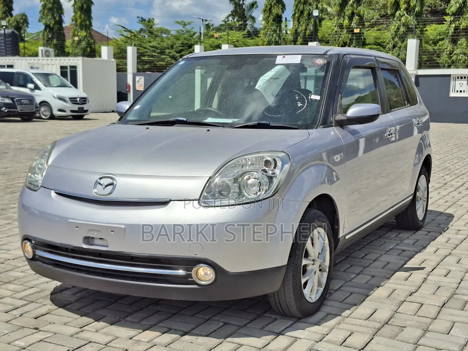 Mazda Verisa 2010 Silver
