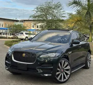 Jaguar F-Pace 2017 Green