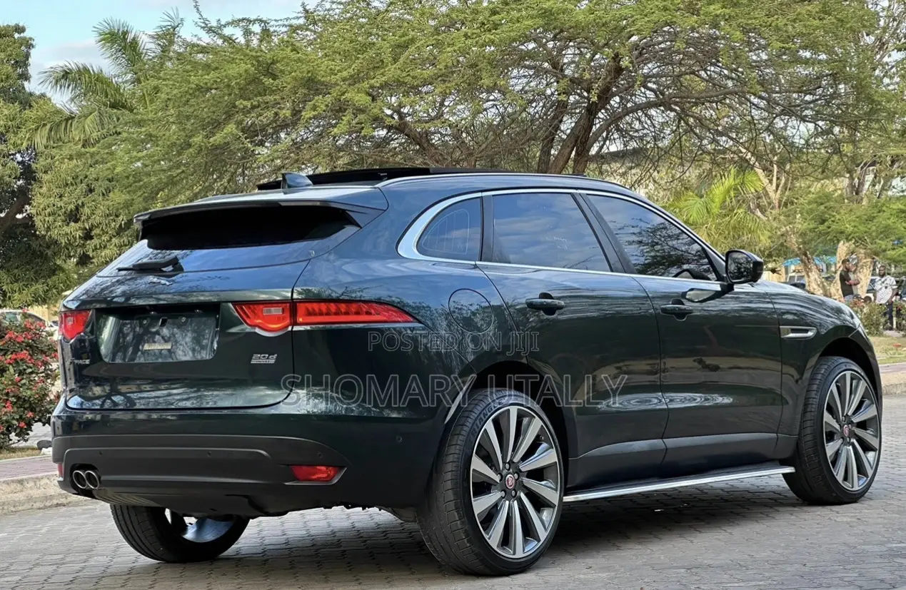 Jaguar F-Pace 2017 Green