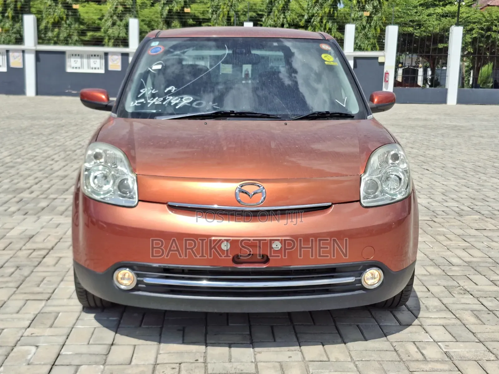 Mazda Verisa 2010 Orange