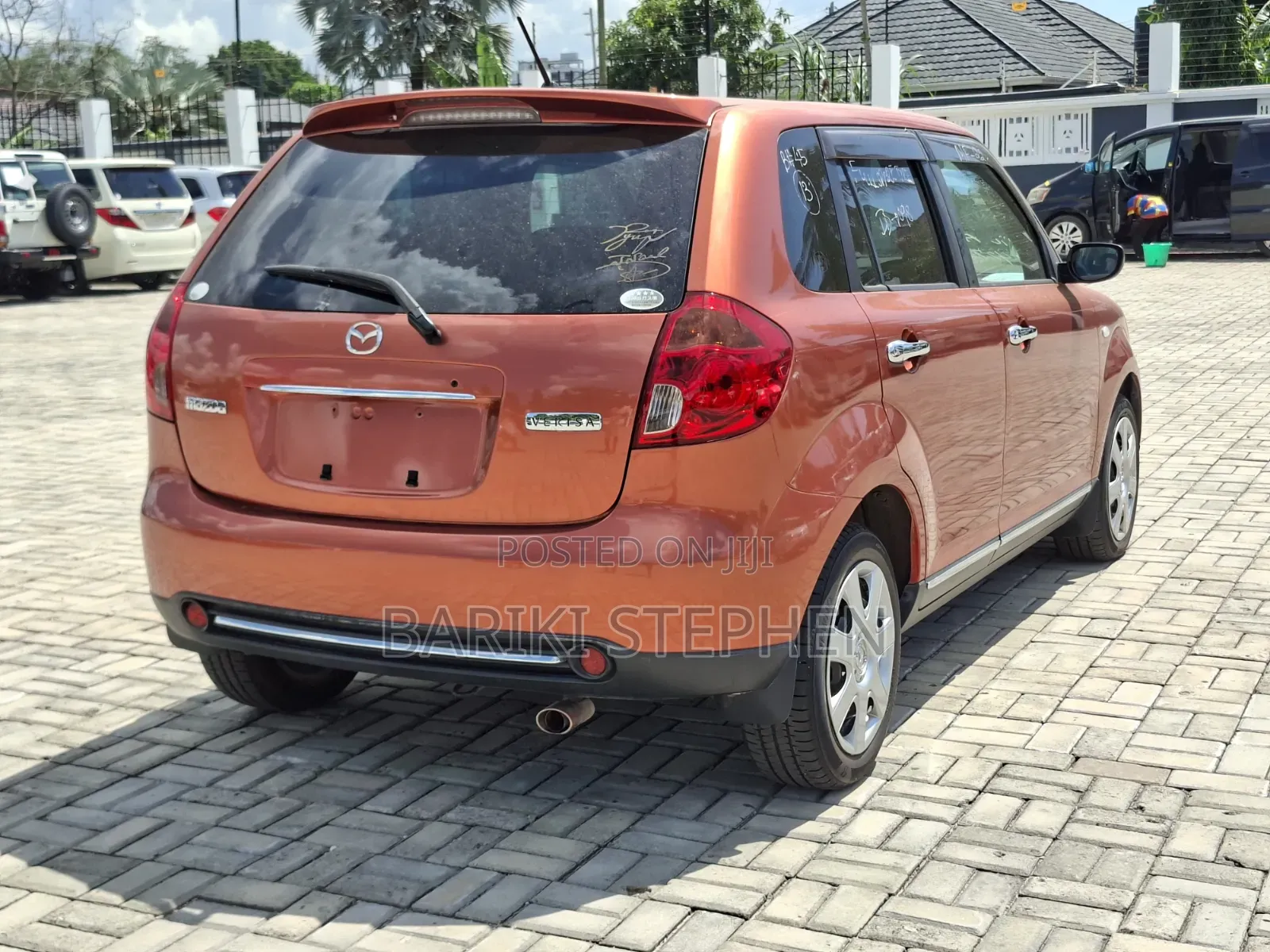 Mazda Verisa 2010 Orange