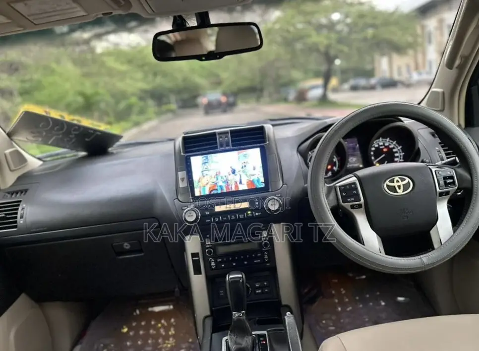 Toyota Land Cruiser Prado 2011 Gold