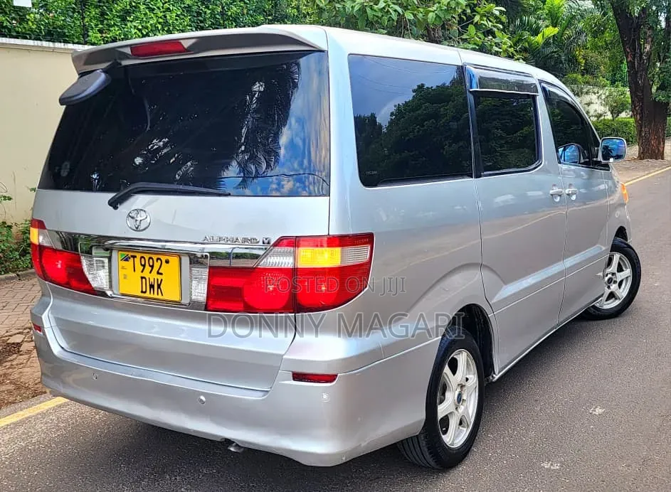 Toyota Alphard 2005 Silver
