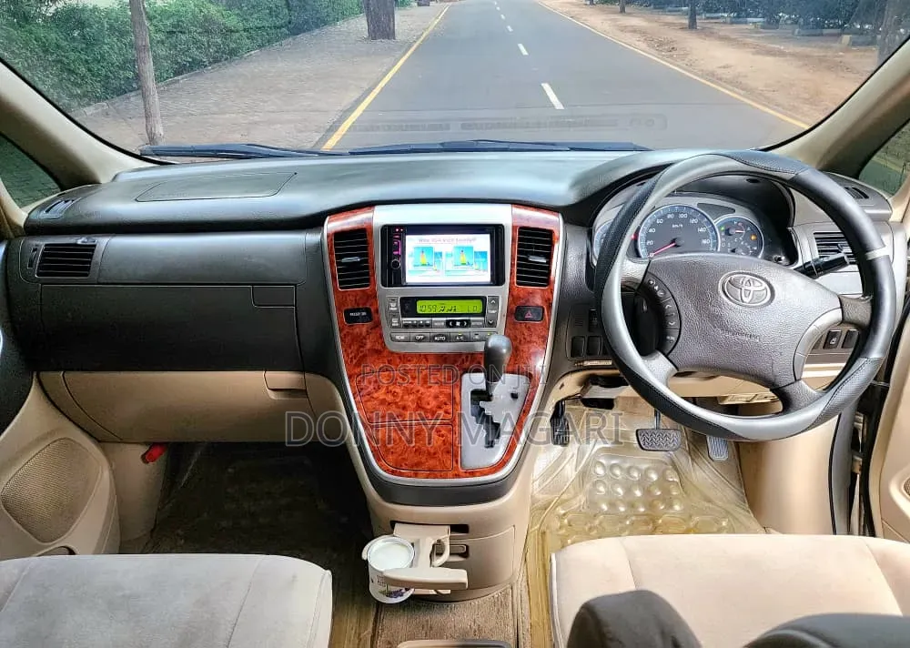 Toyota Alphard 2005 Silver