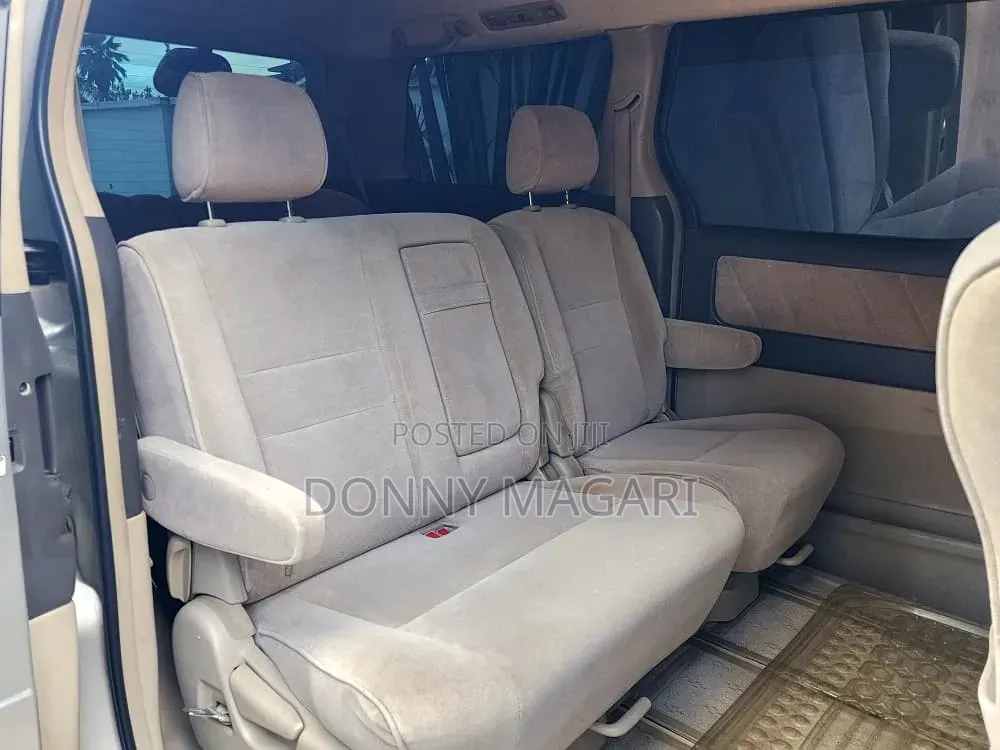 Toyota Alphard 2005 Silver