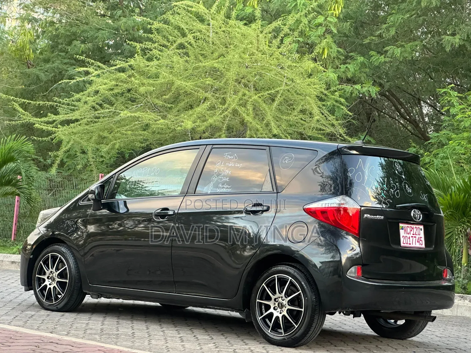 Toyota Ractis 2012 Black