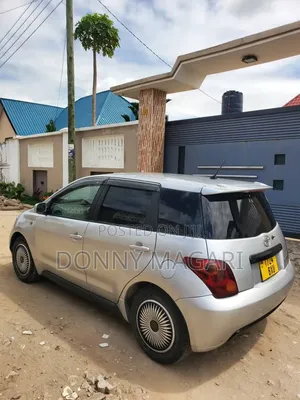 Toyota IST 2004 Silver