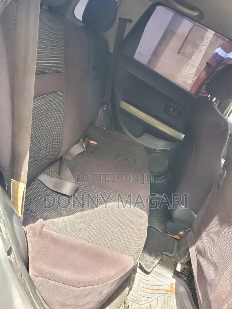 Toyota IST 2004 Silver